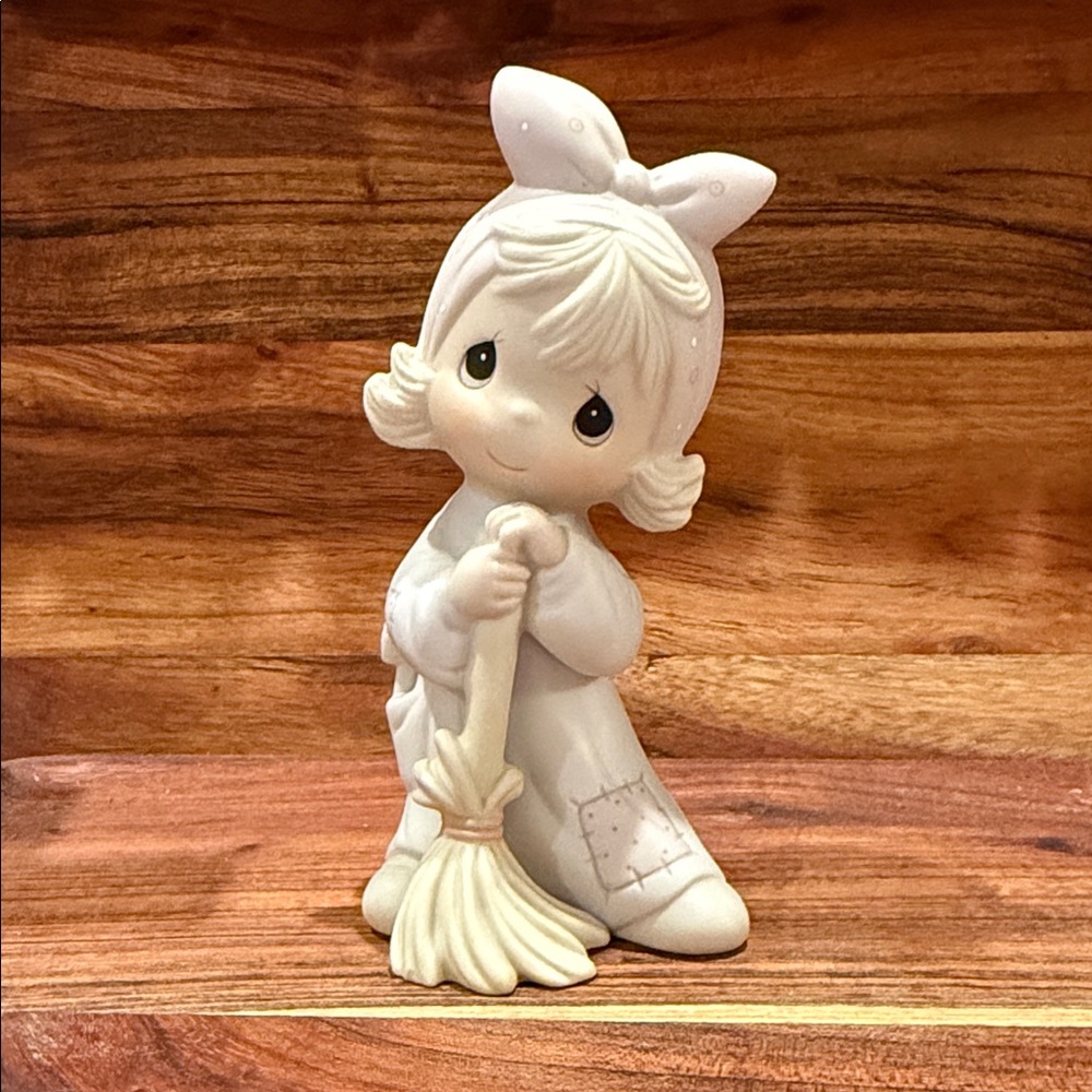 Precious Moments “Isn’t He Precious” Figurine E-5379